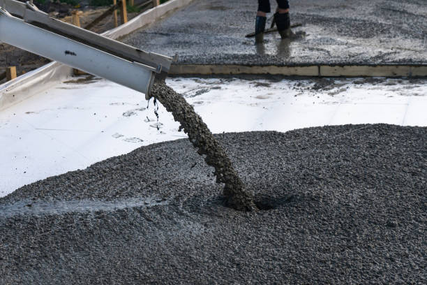 Best Custom Concrete Contractor  in Lyndhurst, VA